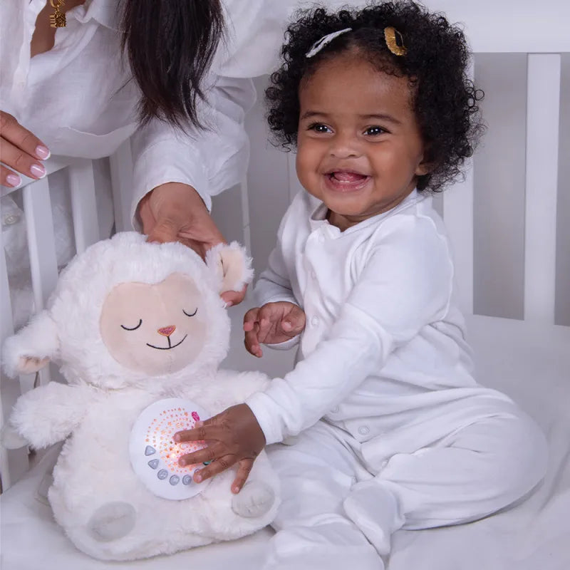 Witte plush lamb met gesloten ogen, ideale multifunctionele slaaphulp voor baby’s