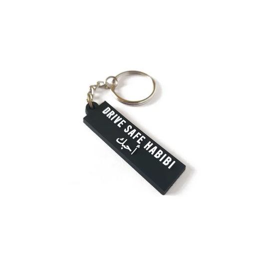 Zwarte sleutelhanger met Arabisch script voor safe habibi en drive safe habibi