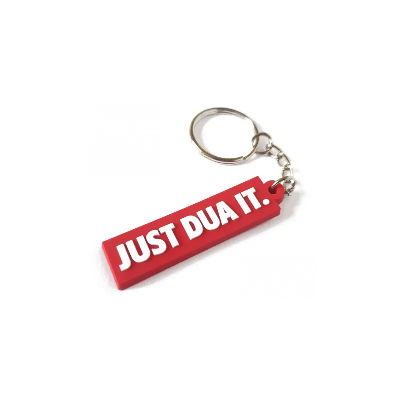 Rode sleutelhanger -just Dua met witte letters voor Sleutelhanger -just Dua